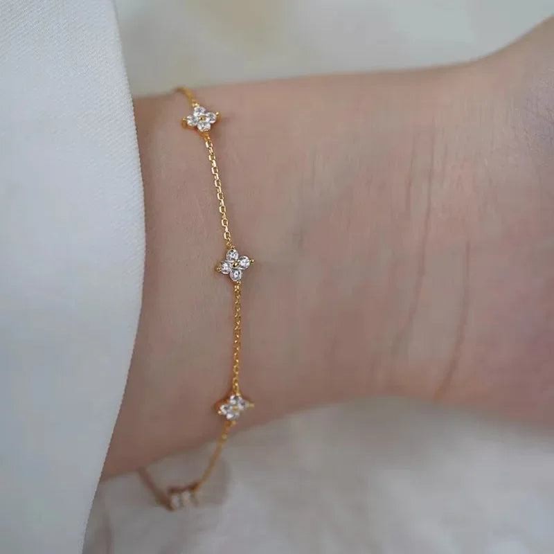 Armband mit Blumen
