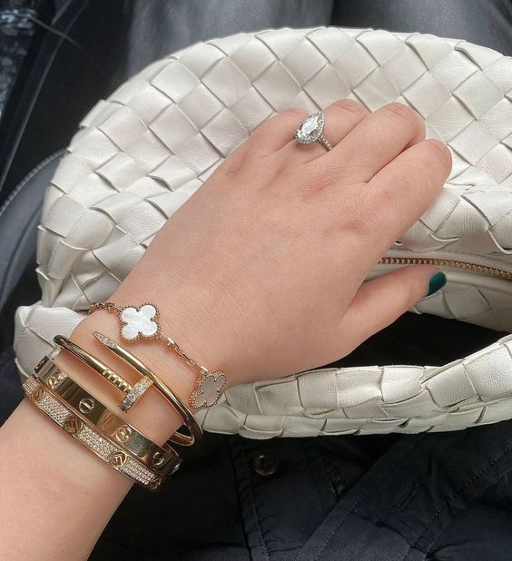 ARMBAND GLÄNZENDER NAGEL | GOLD